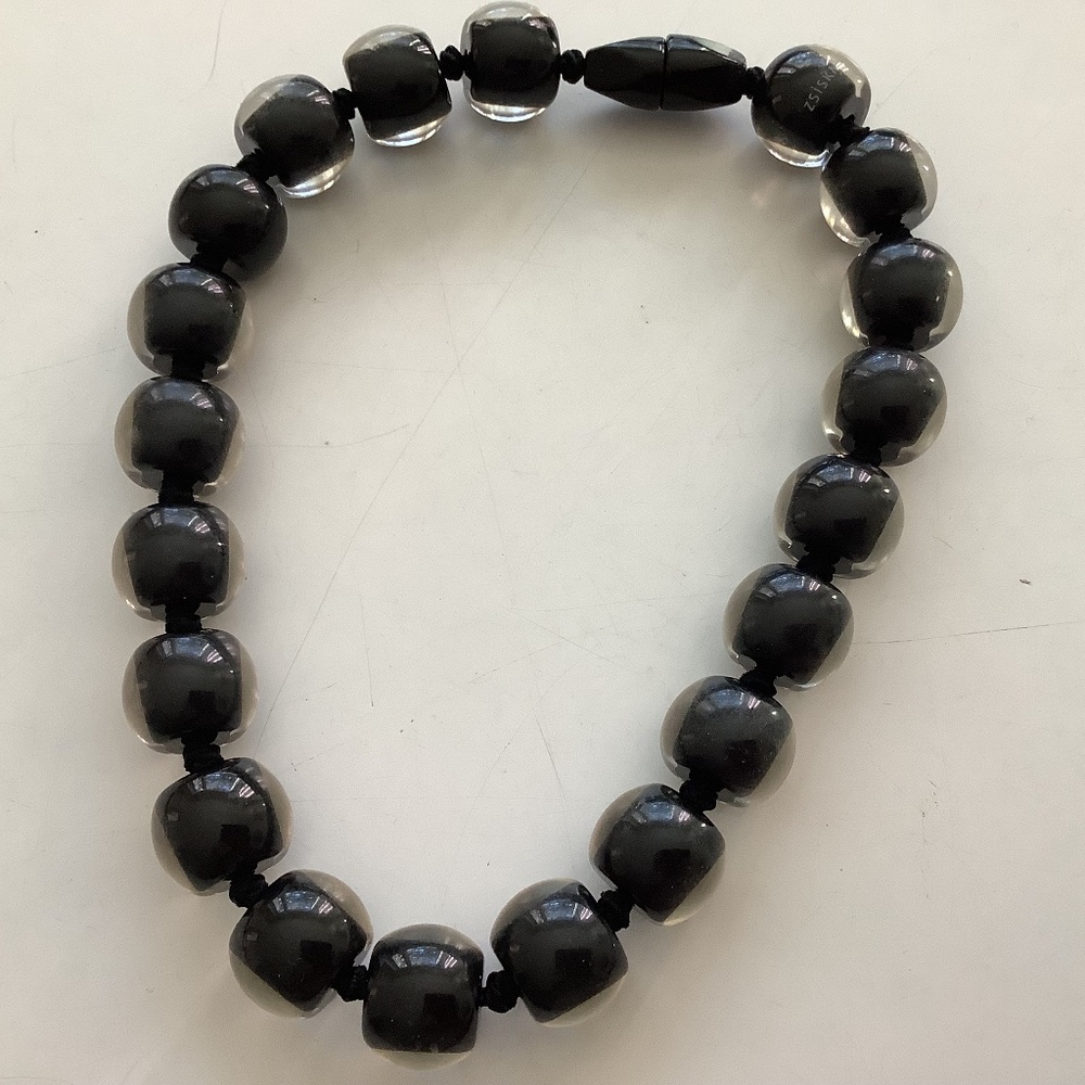 ZSISKA DESIGN - MAGNETIC CLOSURE NECKLACE - PRECIOUS - Black